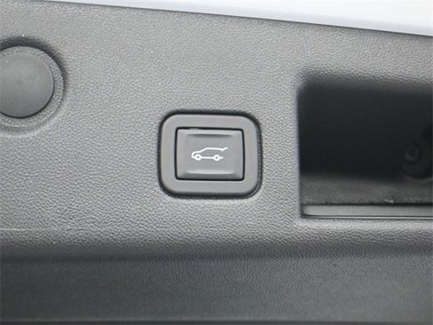 Used 2024 Chevrolet Equinox Premier image 25