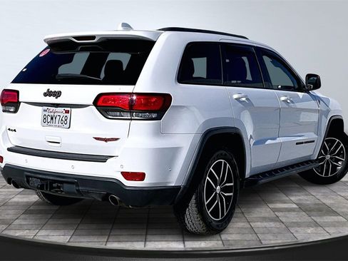 Used 2018 Jeep Grand Cherokee Trailhawk w/ Trailhawk Luxury Group image 14