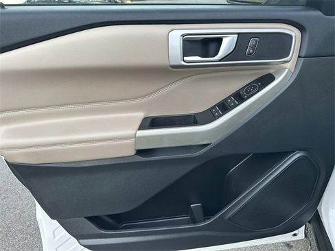 Used 2022 Ford Explorer XLT w/ Equipment Group 202A image 20