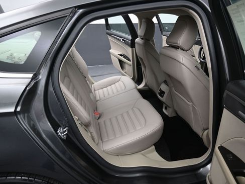 Used 2020 Ford Fusion SEL image 33