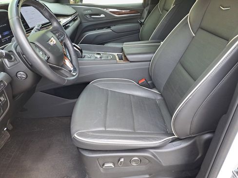 Used 2024 Cadillac Escalade Premium Luxury w/ Performance Package image 9