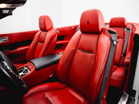 Used 2017 Rolls-Royce Dawn RWD image 45