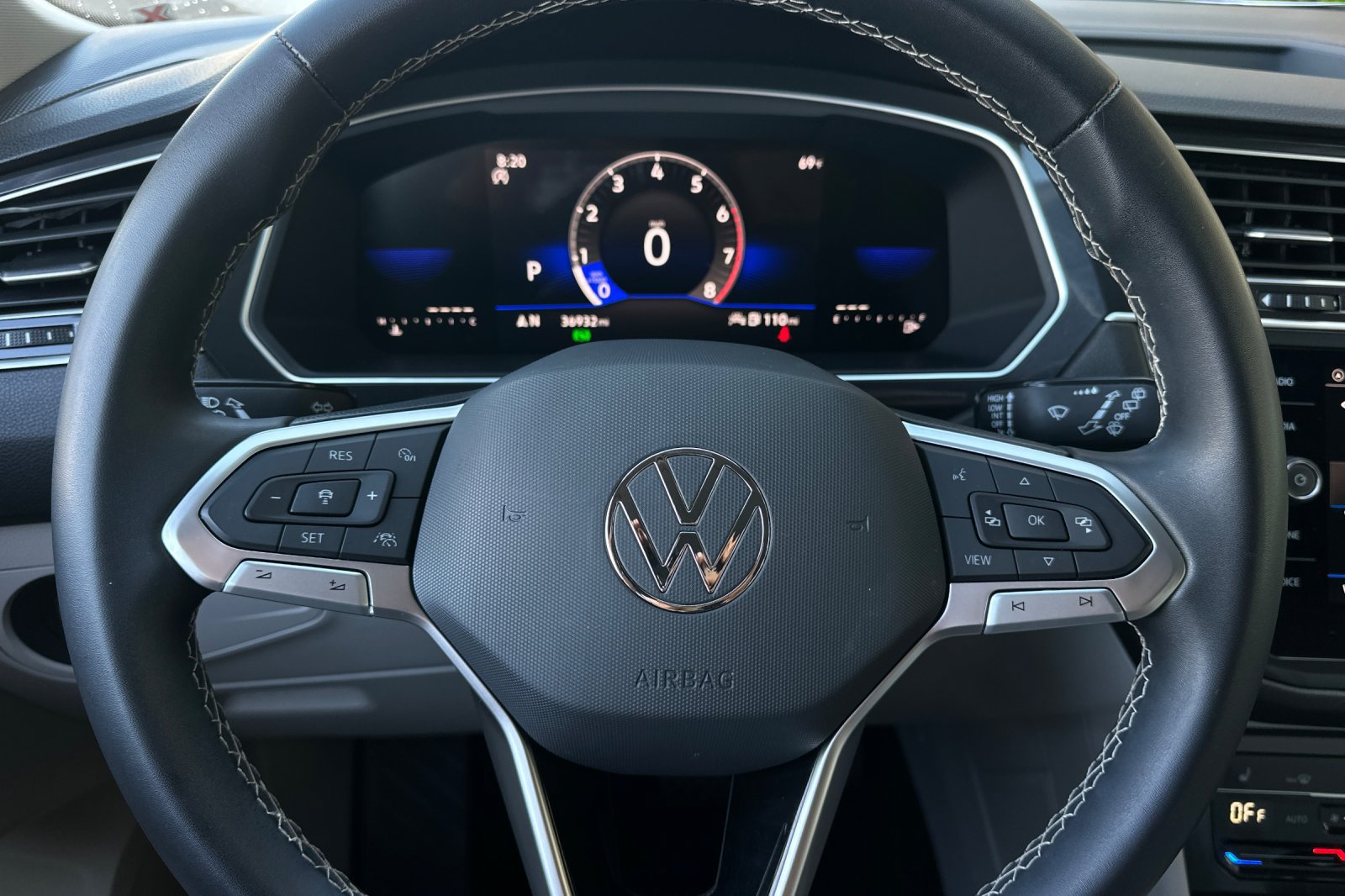 Used 2023 Volkswagen Tiguan SE FWD image 24