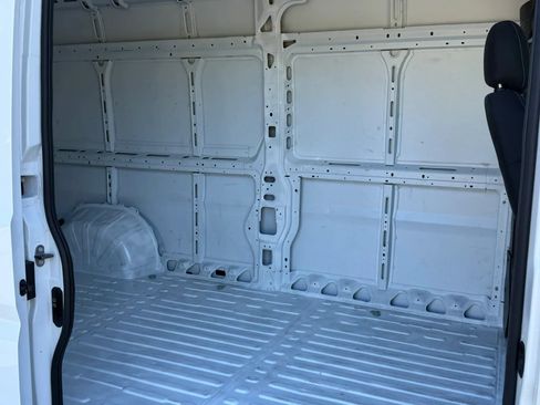 Used 2024 RAM ProMaster 2500 w/ Safety Group FWD image 23