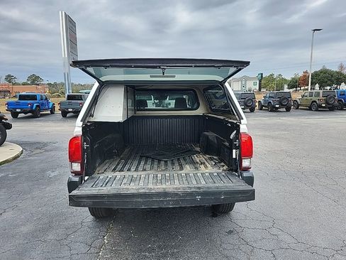 Used 2020 Toyota Tacoma SR image 18