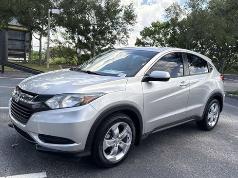 Used 2016 Honda HR-V LX image 8