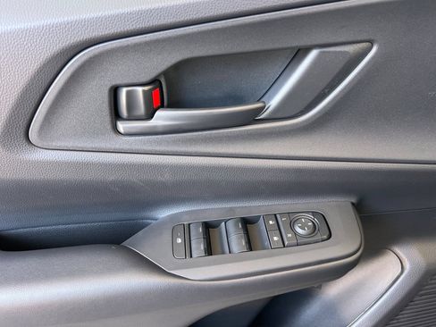New 2026 Toyota Prius Plug-In Hybrid FWD image 10