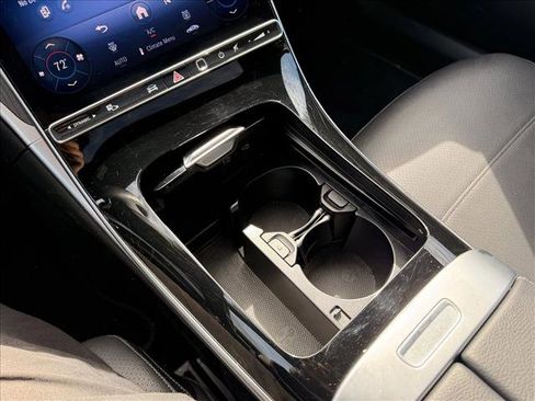 Used 2025 Mercedes-Benz C 300 4MATIC Sedan image 23