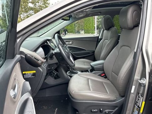 Used 2017 Hyundai Santa Fe Sport w/ 2.4L Tech Package 04 AWD/4WD image 16