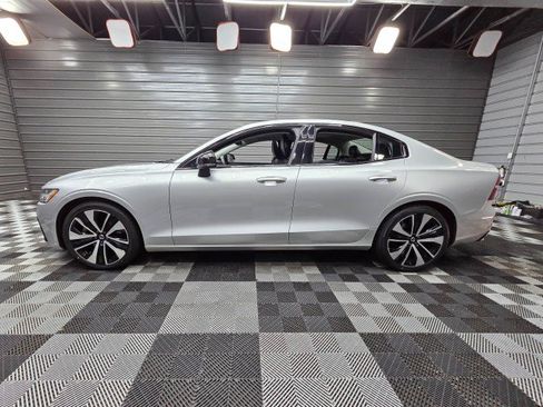 Used 2022 Volvo S60 B5 Inscription FWD image 8