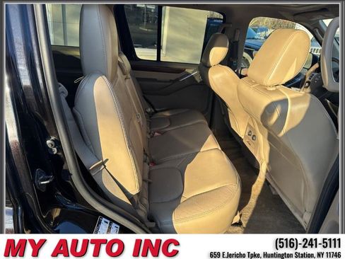 Used 2012 Nissan Pathfinder LE AWD/4WD image 28
