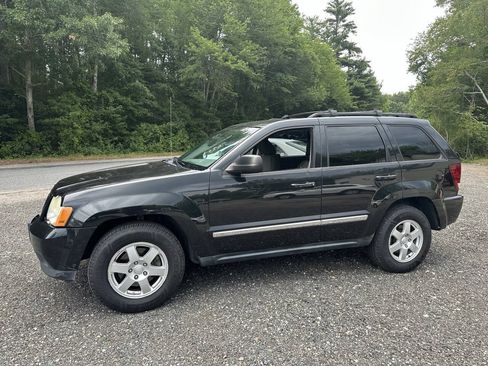 Used 2010 Jeep Grand Cherokee Laredo w/ Popular Equipment Group AWD/4WD image 27