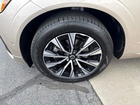 Certified 2023 Volvo XC60 B5 Plus w/ Climate Package AWD/4WD image 11