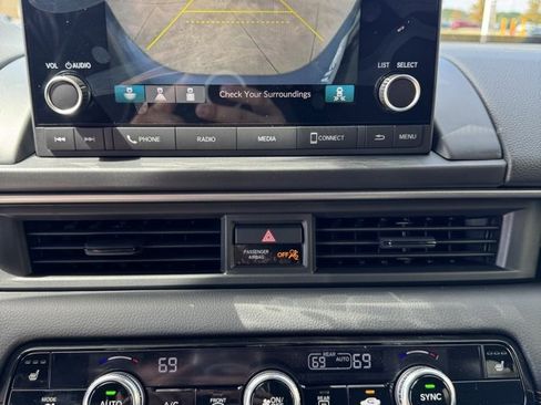 New 2025 Honda Pilot Sport image 18