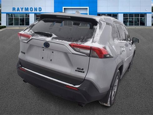 Used 2022 Toyota RAV4 XLE image 3