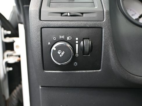 Used 2013 Dodge Challenger R/T image 33