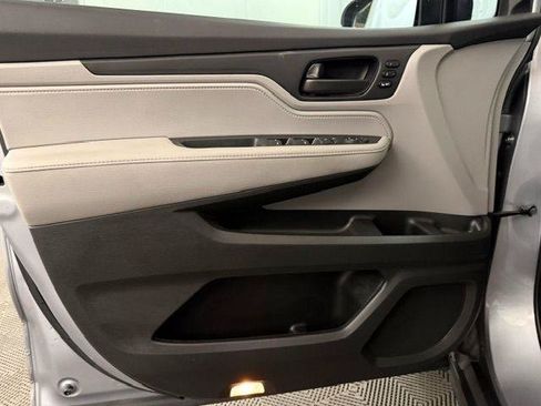 Used 2023 Honda Odyssey EX-L image 9