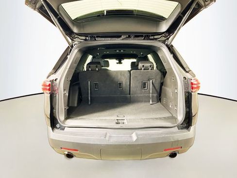 Used 2023 Chevrolet Traverse LT image 27