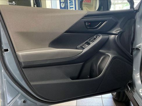 Used 2024 Subaru Crosstrek 2.0i Premium AWD/4WD image 9