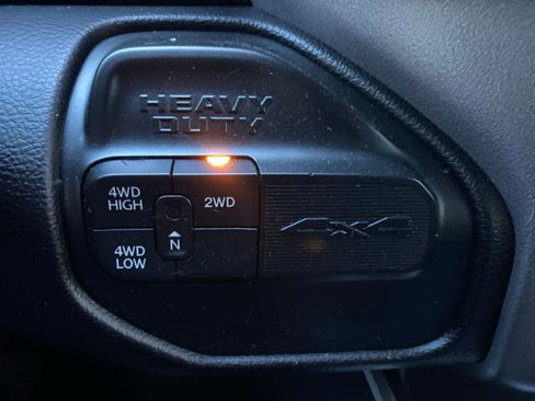 Used 2021 RAM 2500 Big Horn w/ Night Edition AWD/4WD image 15