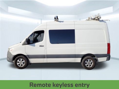 Used 2019 Mercedes-Benz Sprinter 144 Cargo image 2