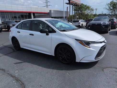 Certified 2025 Toyota Corolla LE FWD image 7