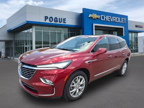 Used 2023 Buick Enclave Essence w/ Experience Buick Package FWD image 4