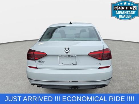 Used 2018 Volkswagen Passat 2.0T R-Line w/ R-Line Lighting Package FWD image 6