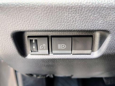 Used 2025 Toyota RAV4 XLE FWD image 16