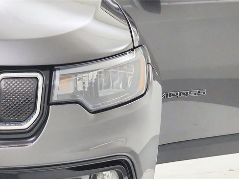 Used 2022 Jeep Compass Limited image 18