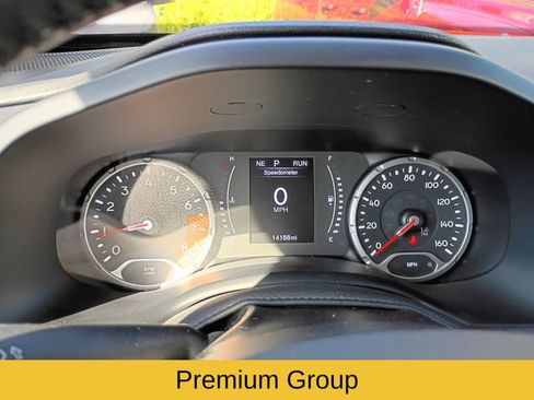 Used 2023 Jeep Renegade Latitude w/ Premium Group AWD/4WD image 14