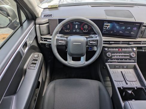 Used 2025 Hyundai Santa Fe SE FWD image 14