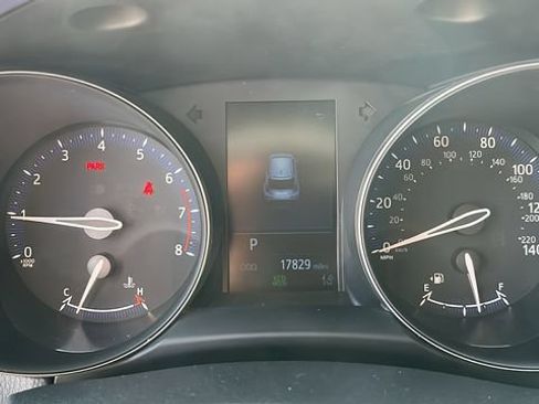 Used 2021 Toyota C-HR XLE FWD image 6