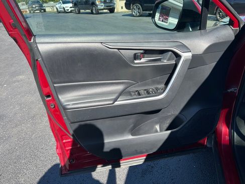 Used 2019 Toyota RAV4 XLE image 14