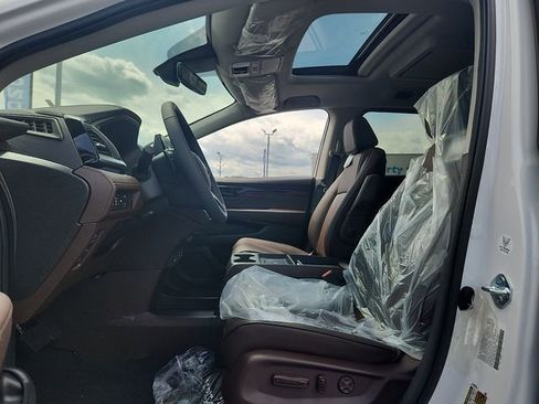 New 2026 Honda Odyssey Touring image 13