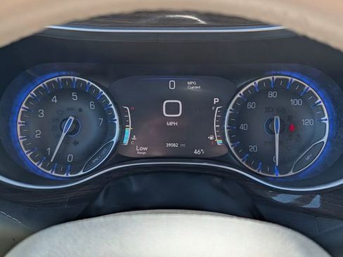 Used 2021 Chrysler Pacifica Limited w/ Premium & Safety Sphere Group AWD/4WD image 22