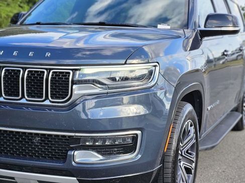 Used 2024 Jeep Wagoneer L Series II RWD image 9