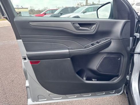 Used 2023 Ford Escape Active image 9