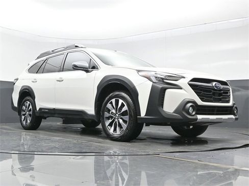 Used 2025 Subaru Outback Touring image 29