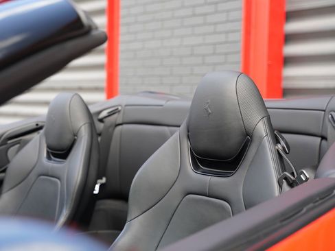 Used 2019 Ferrari Portofino image 20