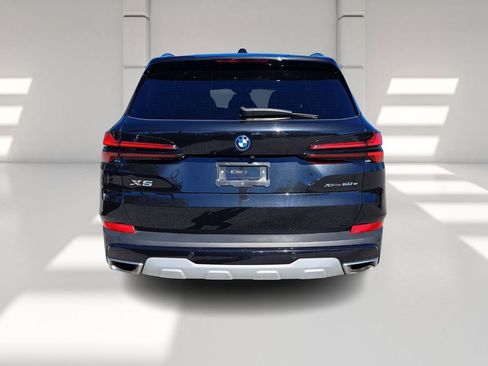 Used 2024 BMW X5 xDrive50e image 5