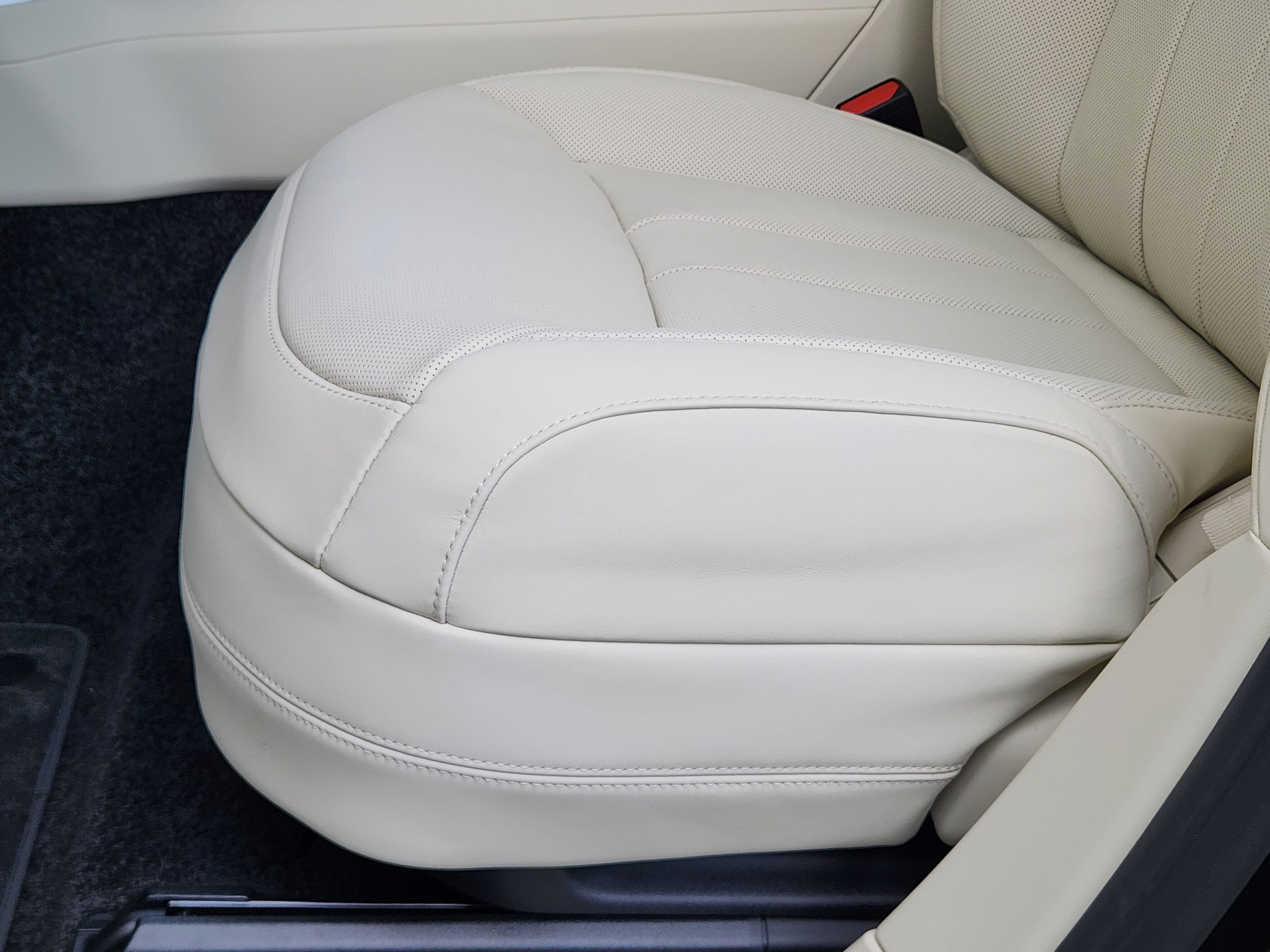 Used 2015 Mercedes-Benz SL 550 image 17
