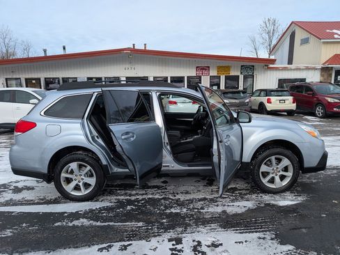 Used 2014 Subaru Outback 2.5i Premium image 16