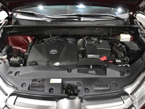 Used 2019 Toyota Highlander XLE AWD/4WD image 51