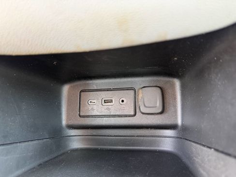 Used 2020 Chevrolet Equinox LS image 15