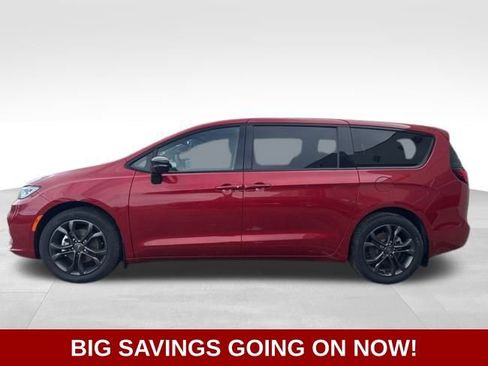 New 2026 Chrysler Pacifica Select image 7