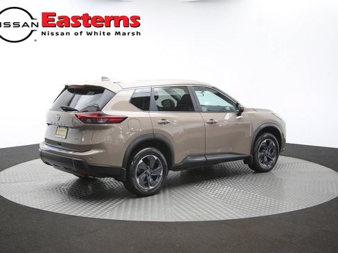 Used 2024 Nissan Rogue SV w/ SV Premium Package FWD image 41
