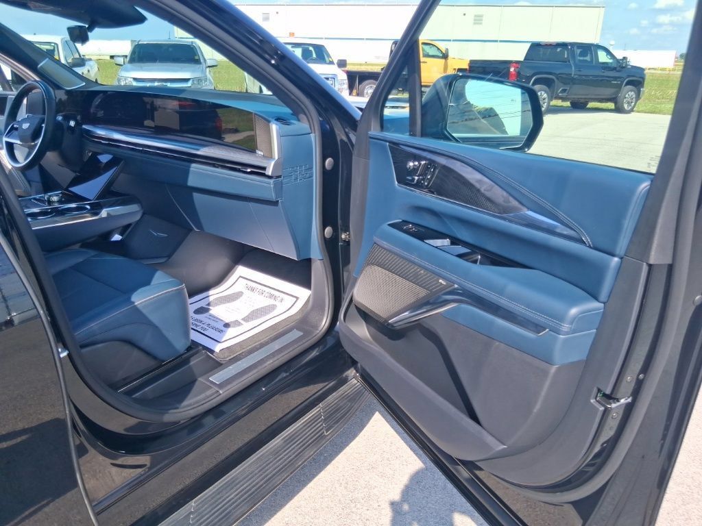 Used 2025 Cadillac Escalade IQ Sport 2 AWD/4WD image 35