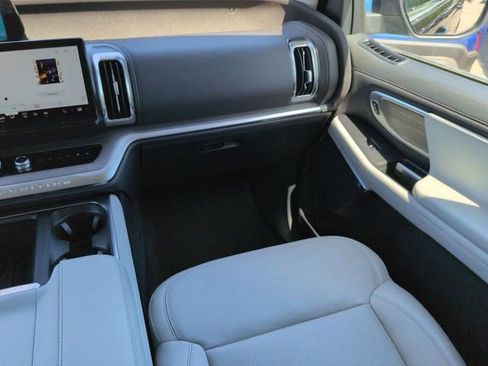 Used 2025 Ford Expedition Platinum AWD/4WD image 18