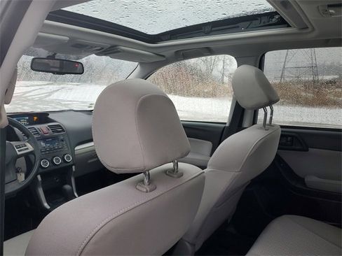 Used 2015 Subaru Forester 2.5i Premium w/ All-Weather Package image 9